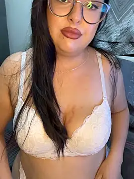 MileyGia online show from 10-12-25, 02:43