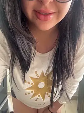 MileyGia online show from 01-18-26, 07:17