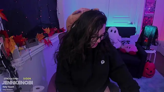 Snapshot of JennKenobi chatting on 10-16-25, 02:40 JennKenobi online show from 10-16-25, 02:40