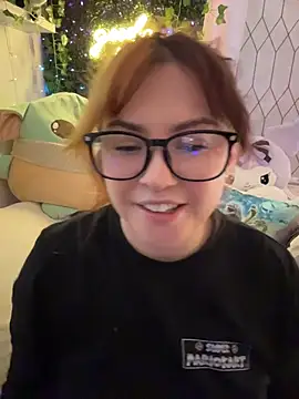 Snapshot of JennKenobi chatting on 07-16-26, 02:45 JennKenobi online show from 07-16-26, 02:45