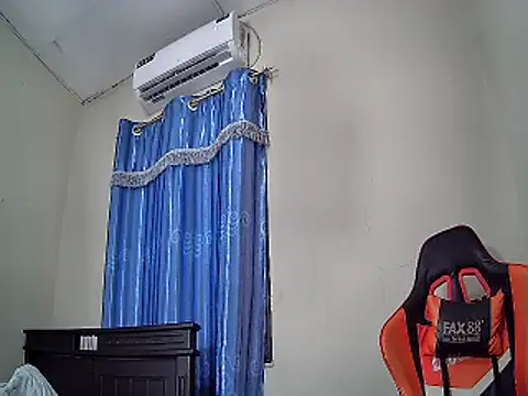 Snapshot of EvaTiffany chatting on 01-26-25, 04:51 EvaTiffany online show from 01-26-25, 04:51