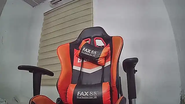 Snapshot of EvaTiffany chatting on 11-13-25, 03:16 EvaTiffany online show from 11-13-25, 03:16