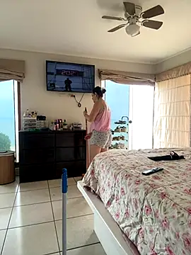 Snapshot of misslulipop chatting on 10-26-25, 02:01 misslulipop online show from 10-26-25, 02:01