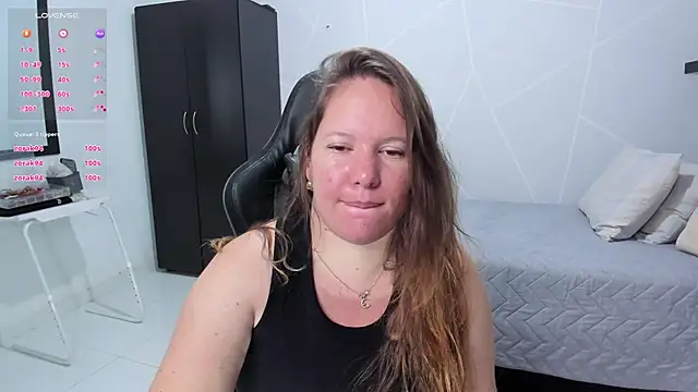 Snapshot of tamy_shine87 chatting on 10-14-25, 03:07 tamy shine87 online show from 10-14-25, 03:07