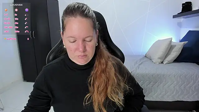 Snapshot of tamy_shine87 chatting on 10-27-25, 04:38 tamy shine87 online show from 10-27-25, 04:38