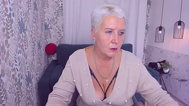 Snapshot of KathySunn chatting on 10-09-25, 07:17 KathySunn online show from 10-09-25, 07:17