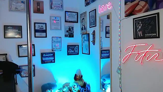 AhriSteele online show from 12-18-25, 03:56