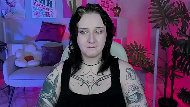 AsheLucker online show from 12-14-25, 11:20