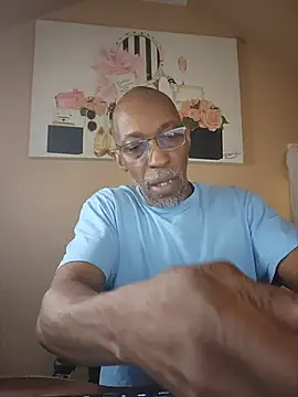 Snapshot of Lonelynudist59 chatting on 06-17-26, 11:56 Lonelynudist59 online show from 06-17-26, 11:56