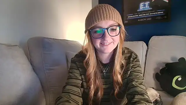 Snapshot of short_sweetpea chatting on 10-27-25, 03:49 short sweetpea online show from 10-27-25, 03:49