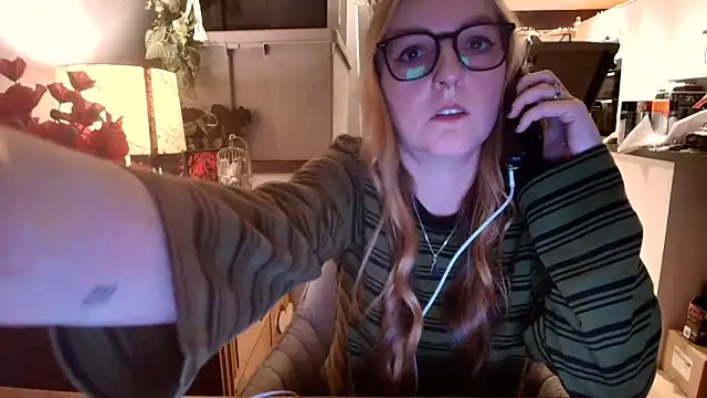 Snapshot of short_sweetpea chatting on 10-29-25, 06:09 short sweetpea online show from 10-29-25, 06:09