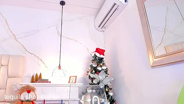 IsiisLovei online show from 12-31-24, 02:03