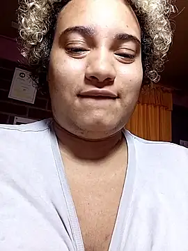 Snapshot of Hilarybunnyy chatting on 02-01-26, 08:07 Hilarybunnyy online show from 02-01-26, 08:07