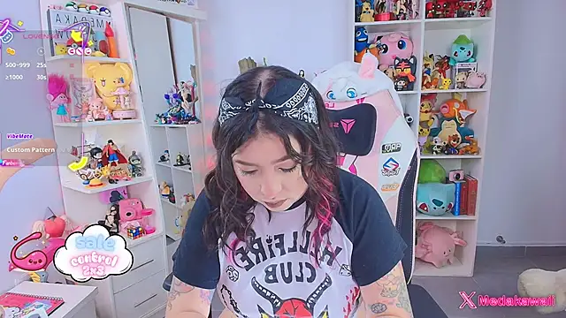 Snapshot of meda_kawaii_ chatting on 11-27-25, 01:13 meda kawaii online show from 11-27-25, 01:13