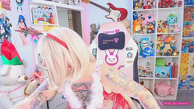 Snapshot of meda_kawaii_ chatting on 12-21-25, 06:37 meda kawaii online show from 12-21-25, 06:37