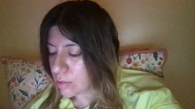 Snapshot of HYPHYtype chatting on 01-08-25, 02:03 HYPHYtype online show from 01-08-25, 02:03