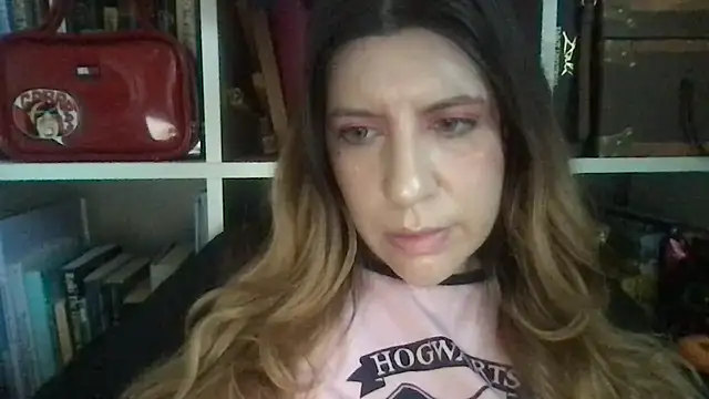 Snapshot of HYPHYtype chatting on 01-09-25, 12:35 HYPHYtype online show from 01-09-25, 12:35