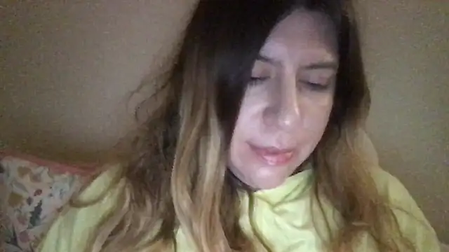 Snapshot of HYPHYtype chatting on 01-19-25, 09:01 HYPHYtype online show from 01-19-25, 09:01