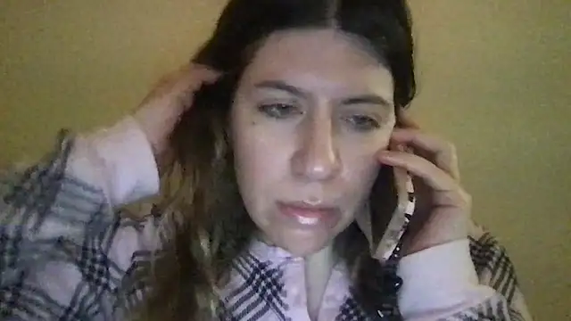 Snapshot of HYPHYtype chatting on 01-21-25, 03:04 HYPHYtype online show from 01-21-25, 03:04