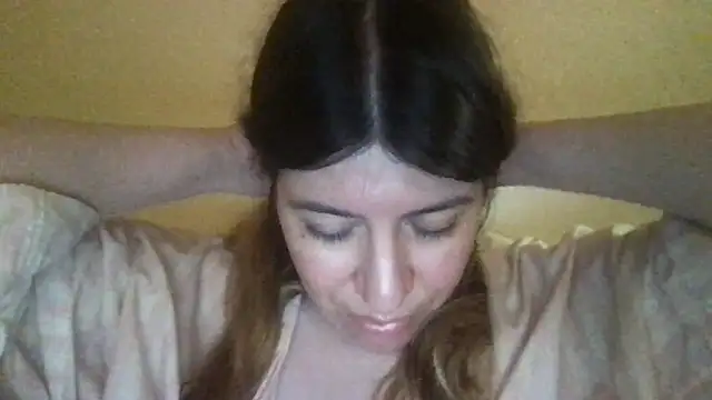 Snapshot of HYPHYtype chatting on 02-04-25, 02:39 HYPHYtype online show from 02-04-25, 02:39