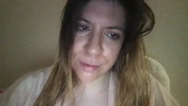 Snapshot of HYPHYtype chatting on 02-04-25, 11:38 HYPHYtype online show from 02-04-25, 11:38