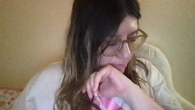 Snapshot of HYPHYtype chatting on 02-09-25, 04:14 HYPHYtype online show from 02-09-25, 04:14