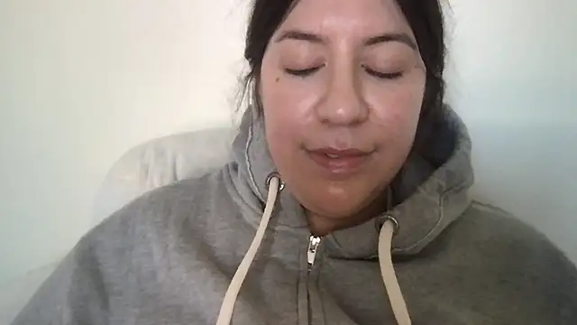 Snapshot of HYPHYtype chatting on 02-21-25, 02:28 HYPHYtype online show from 02-21-25, 02:28