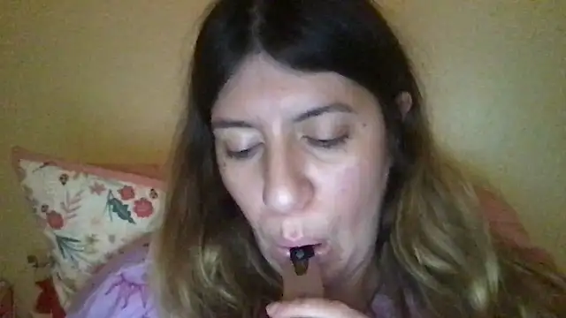 Snapshot of HYPHYtype chatting on 03-01-25, 02:04 HYPHYtype online show from 03-01-25, 02:04