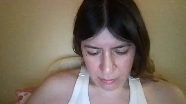 Snapshot of HYPHYtype chatting on 03-09-25, 04:05 HYPHYtype online show from 03-09-25, 04:05