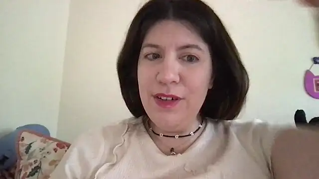 Snapshot of HYPHYtype chatting on 09-12-25, 05:57 HYPHYtype online show from 09-12-25, 05:57