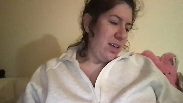 Snapshot of HYPHYtype chatting on 10-04-25, 03:37 HYPHYtype online show from 10-04-25, 03:37