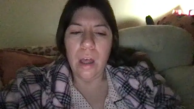 Snapshot of HYPHYtype chatting on 10-05-25, 09:40 HYPHYtype online show from 10-05-25, 09:40