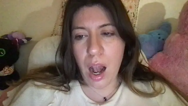 Snapshot of HYPHYtype chatting on 10-24-25, 03:47 HYPHYtype online show from 10-24-25, 03:47