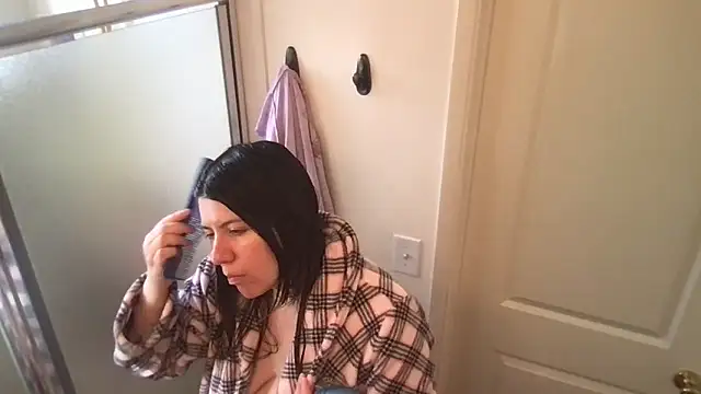 Snapshot of HYPHYtype chatting on 11-04-25, 10:20 HYPHYtype online show from 11-04-25, 10:20