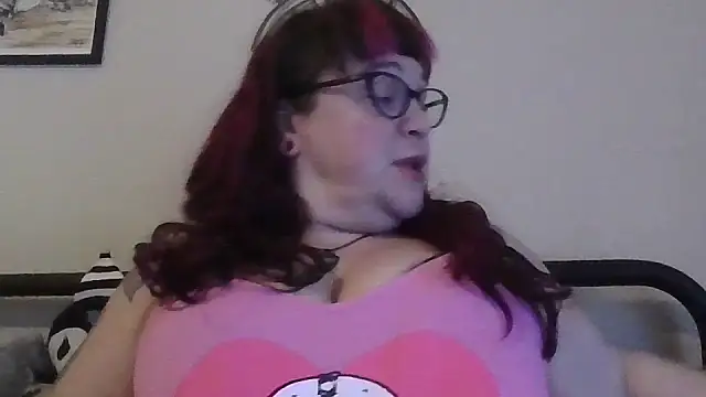 Snapshot of GothyBaby chatting on 01-31-25, 06:14 GothyBaby online show from 01-31-25, 06:14