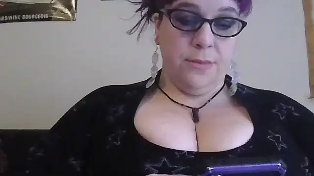 GothyBaby online show from 12-04-25, 06:38