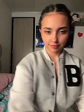 Lucy Marin online show from 03-12-25, 11:33