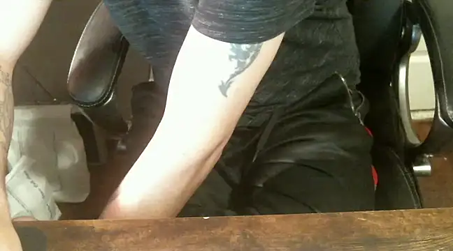 Snapshot of kong_smurfette chatting on 12-10-24, 03:22 kong smurfette online show from 12-10-24, 03:22