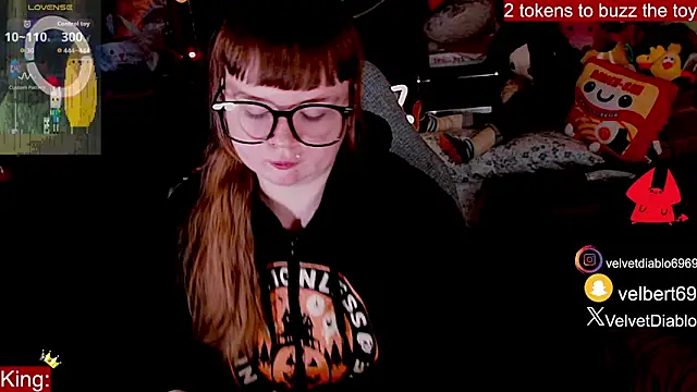 Snapshot of VelvetDiablo chatting on 04-23-26, 12:01 VelvetDiablo online show from 04-23-26, 12:01