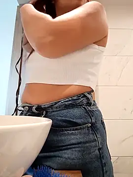 Snapshot of Ivanna2 chatting on 12-05-25, 04:36 Ivanna2 online show from 12-05-25, 04:36