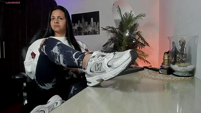 Snapshot of Amaia_Bushida chatting on 02-11-26, 02:05 Amaia Bushida online show from 02-11-26, 02:05