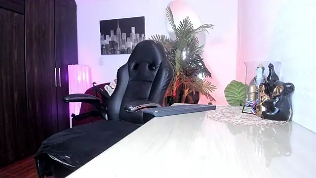 Snapshot of Amaia_Bushida chatting on 03-05-26, 02:29 Amaia Bushida online show from 03-05-26, 02:29