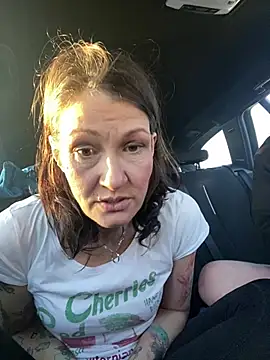 Snapshot of CherrysWetCam chatting on 01-18-26, 02:10 CherrysWetCam online show from 01-18-26, 02:10