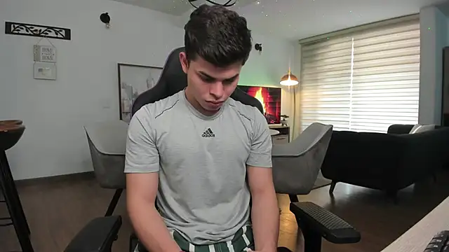 Snapshot of alejooo_twink chatting on 02-27-25, 06:42 alejooo twink online show from 02-27-25, 06:42