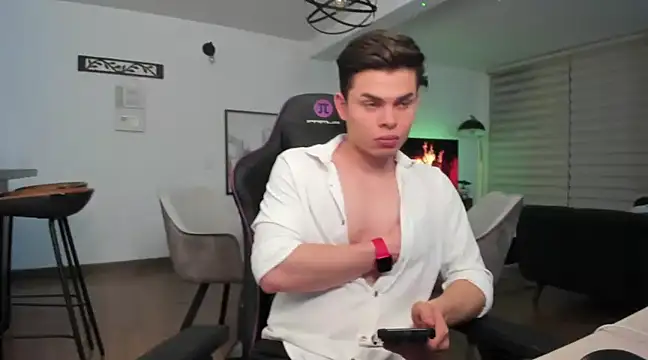 Snapshot of alejooo_twink chatting on 03-05-25, 09:04 alejooo twink online show from 03-05-25, 09:04