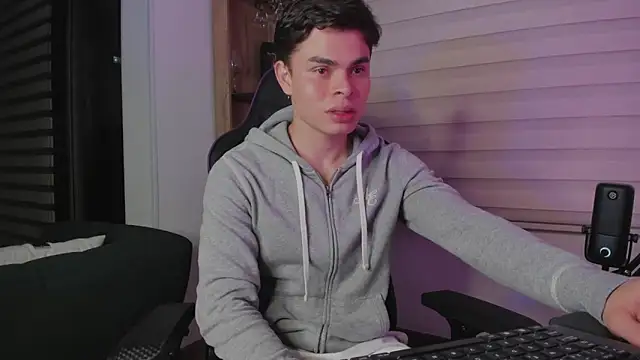 alejooo twink online show from 02-18-26, 02:29