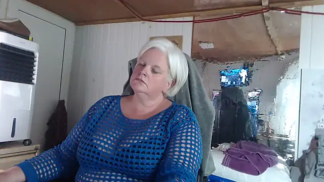 sexychazza16 online show from 10-06-25, 06:27