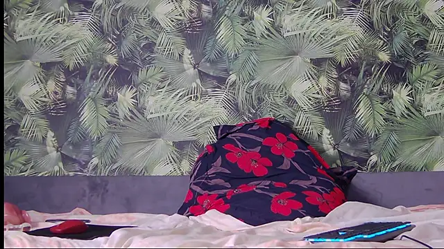 Snapshot of Alison_Drew chatting on 03-17-25, 06:51 Alison Drew online show from 03-17-25, 06:51