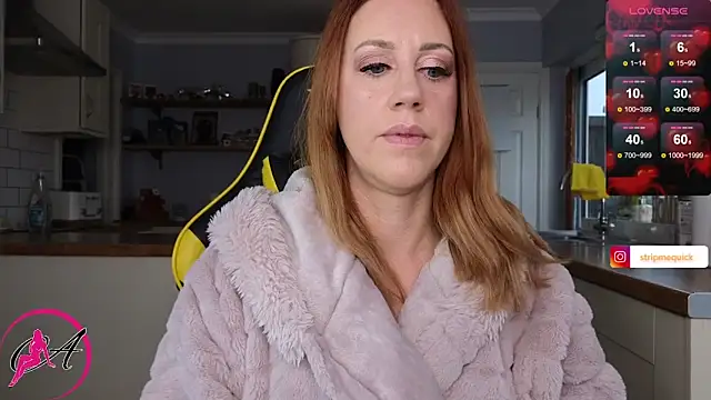 stripmequick online show from 12-12-24, 10:24