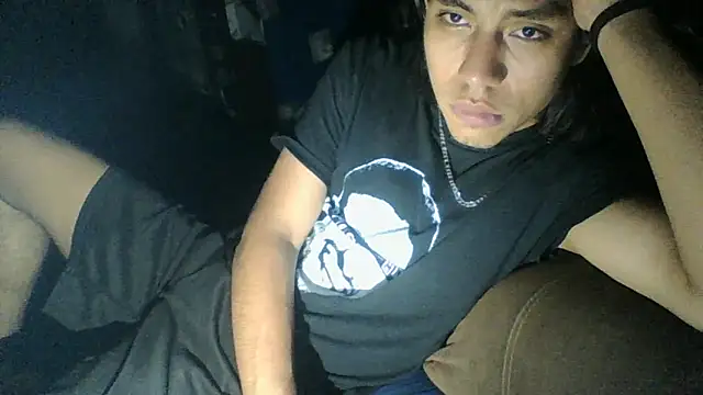 Snapshot of AlexAlejandro13 chatting on 05-20-26, 07:14 AlexAlejandro13 online show from 05-20-26, 07:14